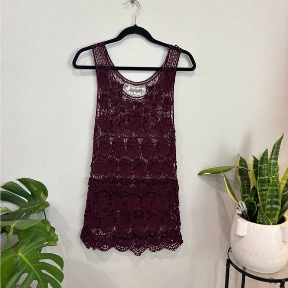 Collegiate Outfitters | Burgundy Crochet Sleeveless Top | Size Small - Picture 1 of 3